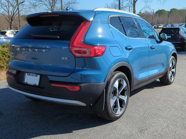 new 2025 Volvo XC40 car, priced at $48,190