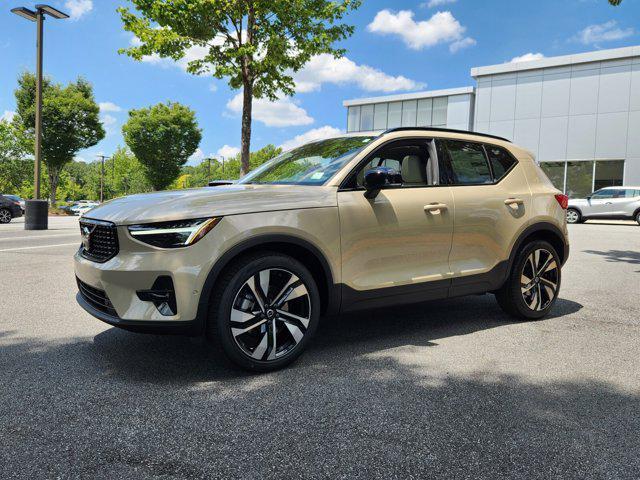 new 2025 Volvo XC40 car