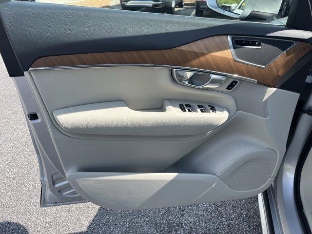 used 2022 Volvo XC90 car, priced at $43,897