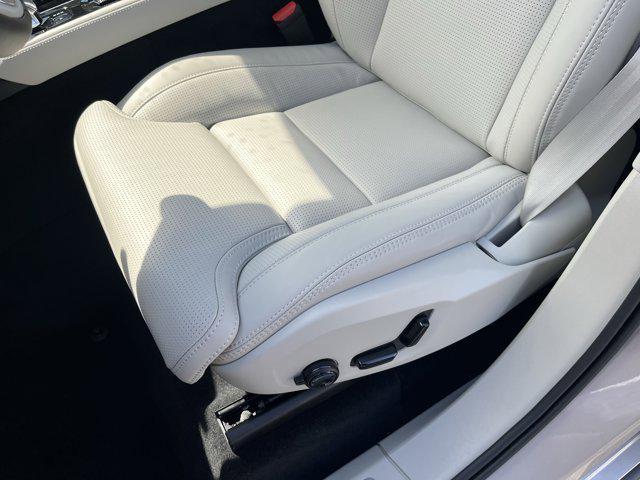 new 2025 Volvo XC90 car, priced at $76,875