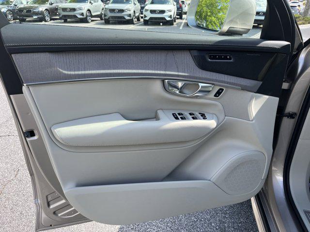 new 2025 Volvo XC90 car, priced at $76,875