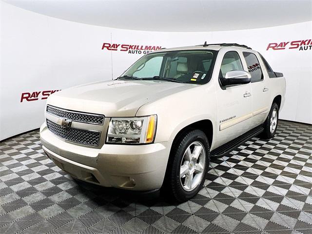 used 2008 Chevrolet Avalanche car, priced at $13,975