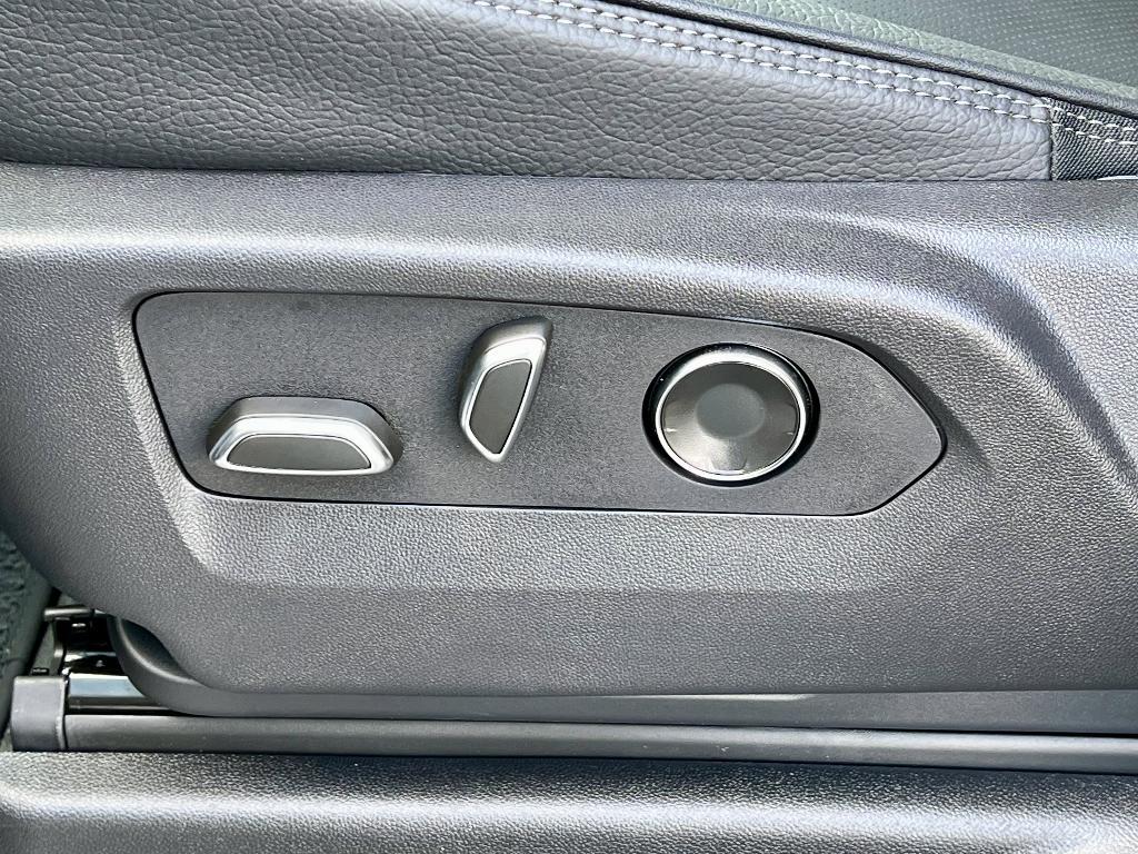 new 2025 GMC Yukon XL car, priced at $96,210