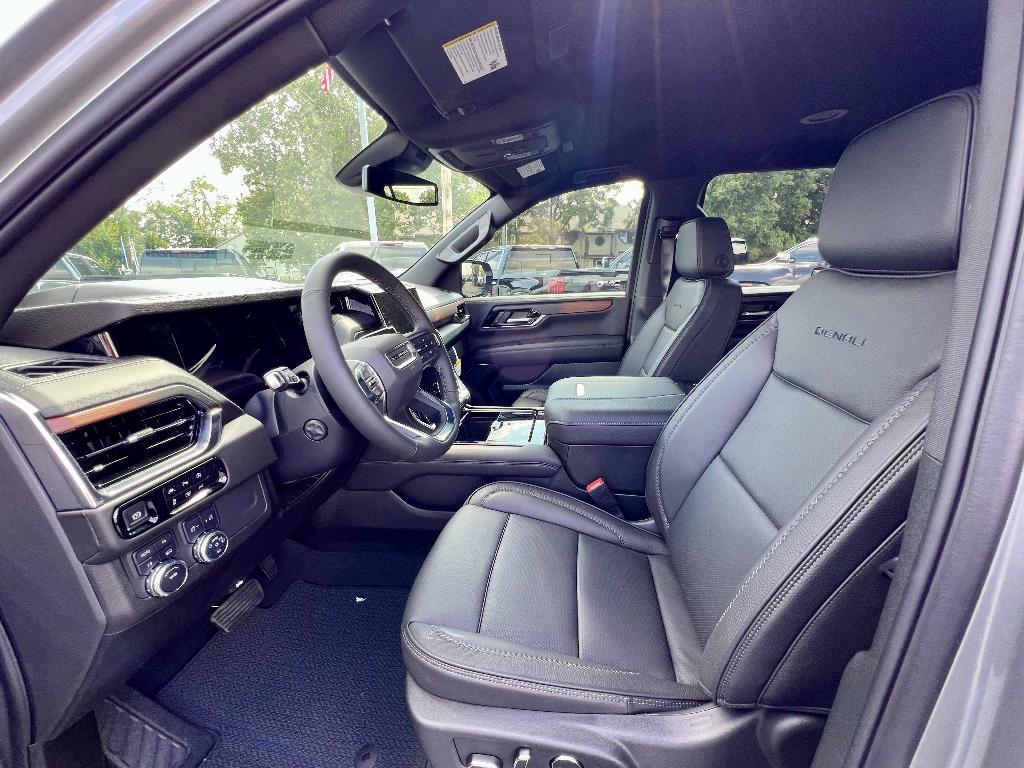 new 2025 GMC Yukon XL car, priced at $96,210