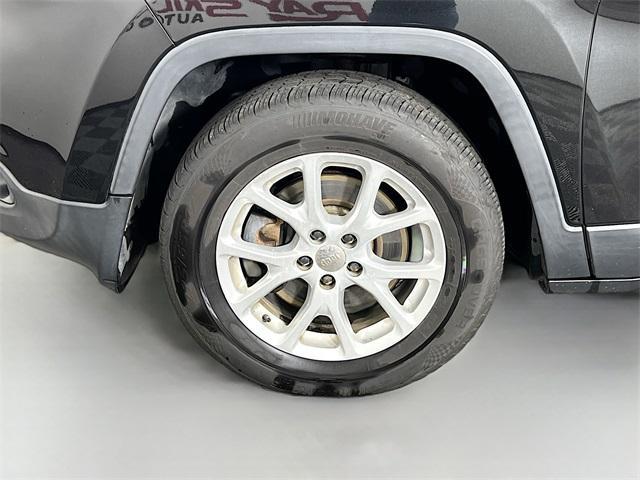 used 2014 Jeep Cherokee car, priced at $9,975
