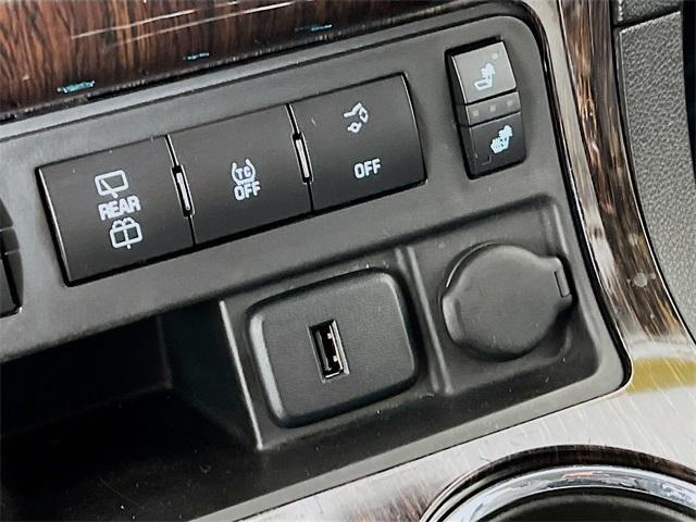 used 2015 Chevrolet Traverse car, priced at $11,975