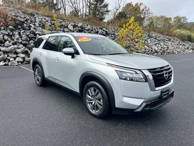 used 2024 Nissan Pathfinder car, priced at $30,418