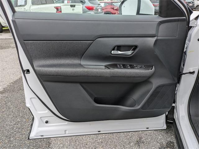 new 2025 Nissan Kicks car, priced at $27,360