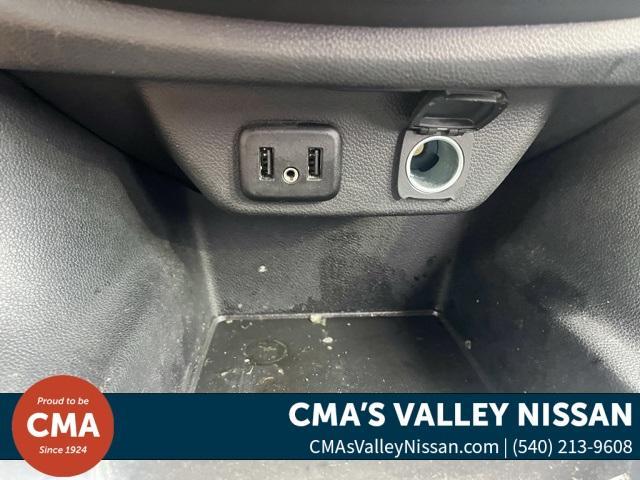 used 2021 Chevrolet Traverse car, priced at $23,653