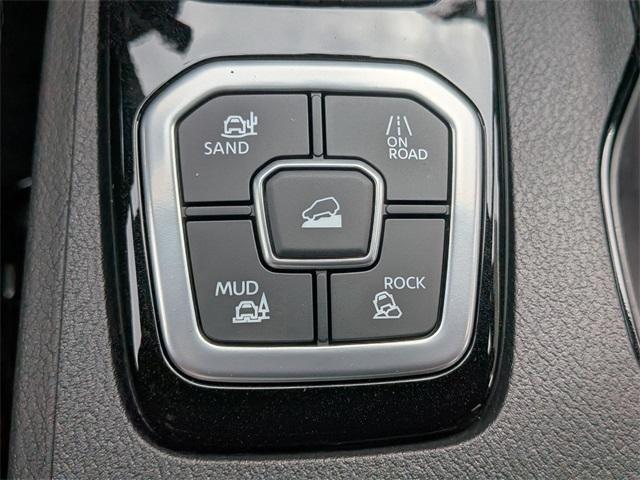 new 2026 Nissan Frontier car, priced at $42,125