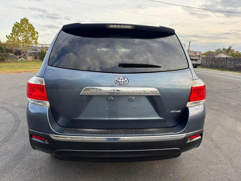 used 2012 Toyota Highlander car, priced at $11,899