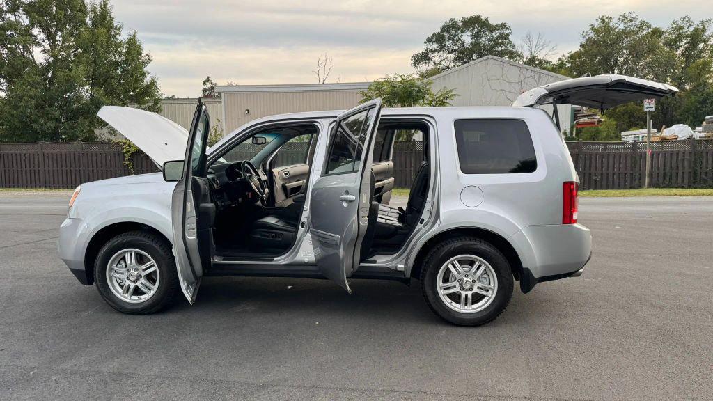 used 2013 Honda Pilot car, priced at $10,999