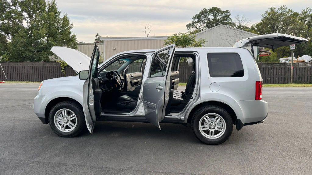 used 2013 Honda Pilot car, priced at $10,999