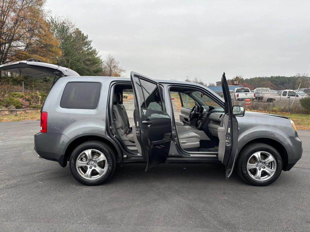 used 2013 Honda Pilot car, priced at $9,999