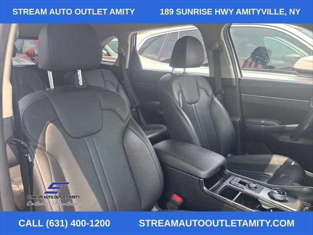 used 2022 Kia Sorento Hybrid car, priced at $23,998