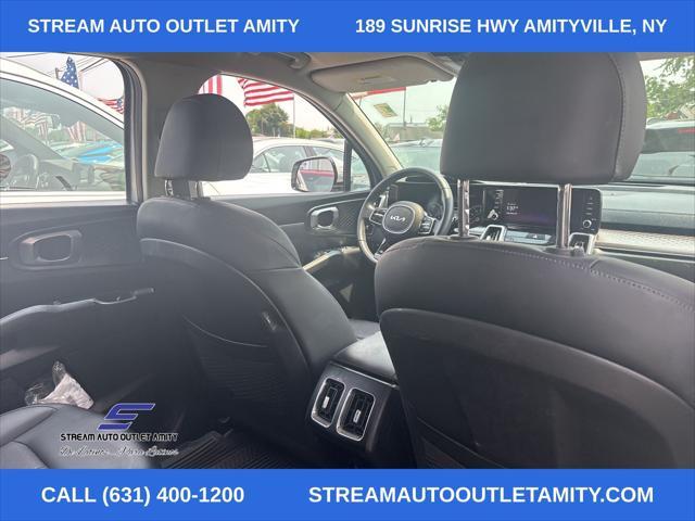 used 2022 Kia Sorento Hybrid car, priced at $23,998