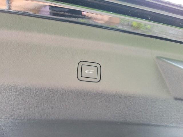 used 2024 GMC Yukon XL car, priced at $73,999