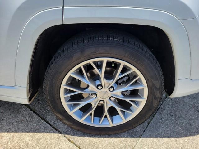 used 2024 Jeep Grand Cherokee car, priced at $50,995