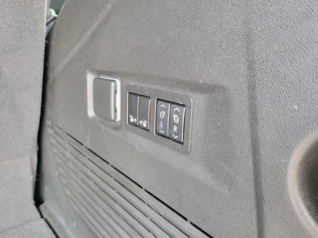 used 2022 GMC Yukon car, priced at $59,698