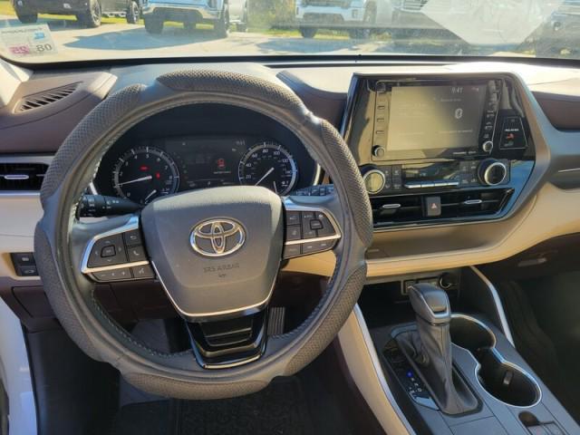 used 2021 Toyota Highlander car, priced at $32,671