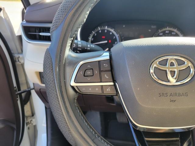 used 2021 Toyota Highlander car, priced at $32,671