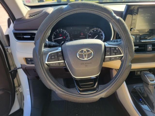 used 2021 Toyota Highlander car, priced at $32,671