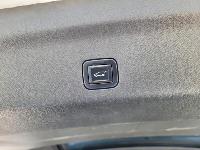 used 2022 GMC Yukon XL car, priced at $50,199