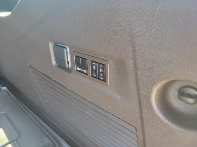 used 2021 GMC Yukon XL car, priced at $50,999