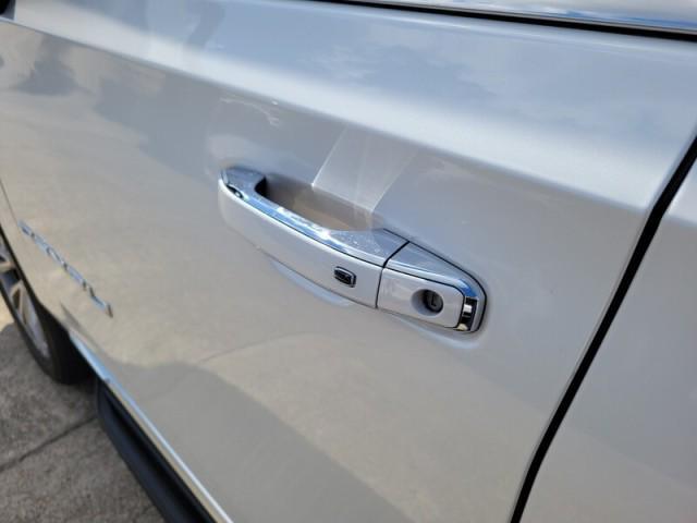 used 2021 GMC Yukon XL car, priced at $49,899