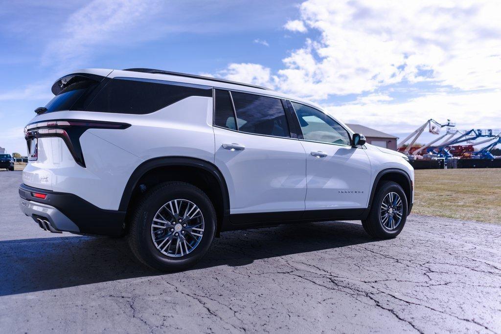 new 2026 Chevrolet Traverse car, priced at $42,250