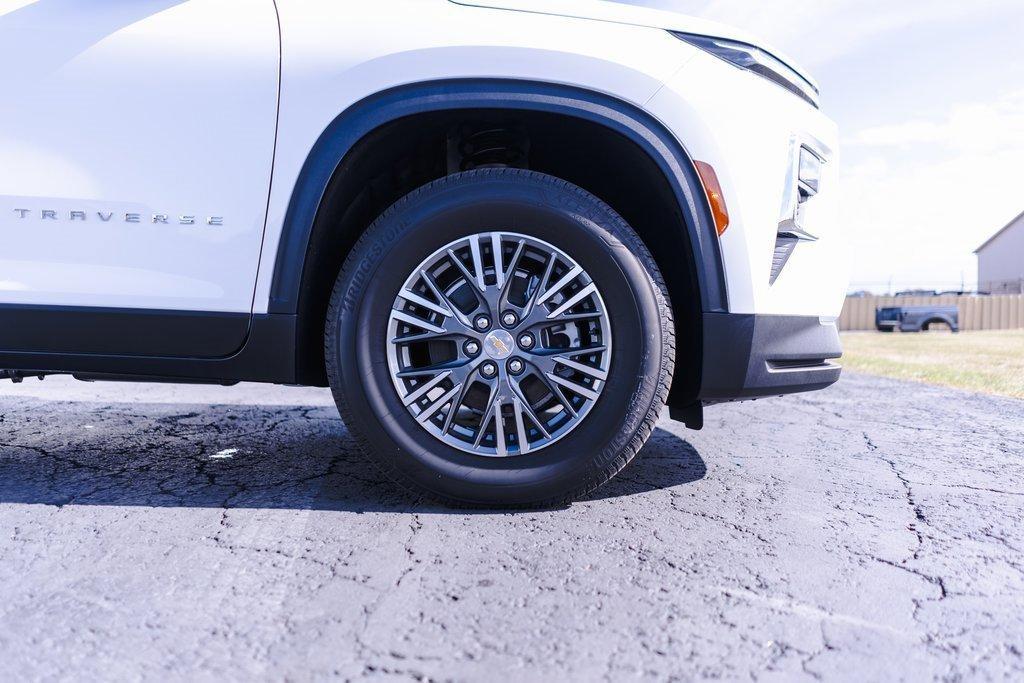 new 2026 Chevrolet Traverse car, priced at $42,250