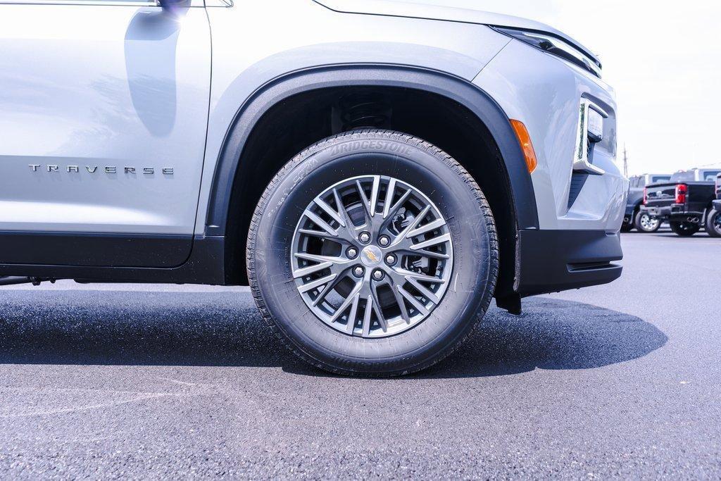 new 2025 Chevrolet Traverse car, priced at $43,195