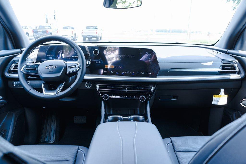new 2025 Chevrolet Traverse car