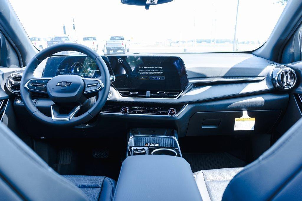 new 2026 Chevrolet Equinox car, priced at $35,385