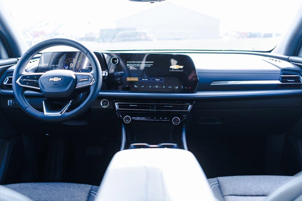 new 2026 Chevrolet Traverse car, priced at $42,250