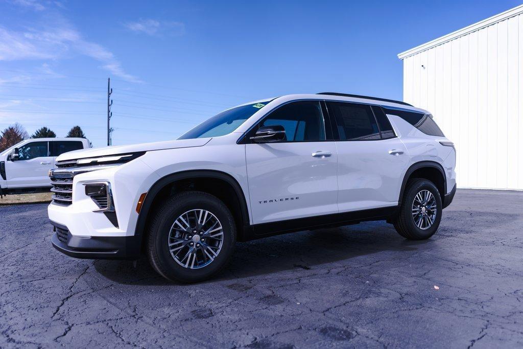 new 2026 Chevrolet Traverse car, priced at $42,250
