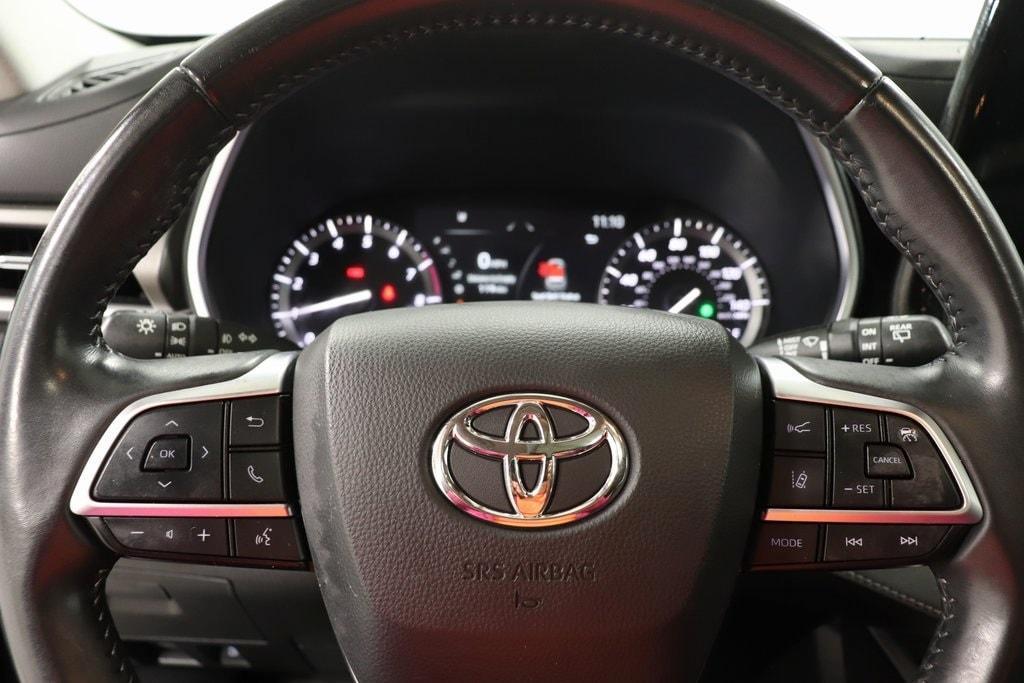 used 2021 Toyota Highlander car, priced at $31,350