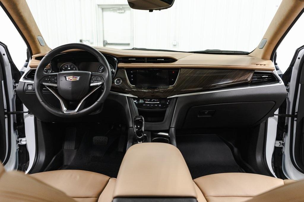 used 2024 Cadillac XT6 car, priced at $53,873