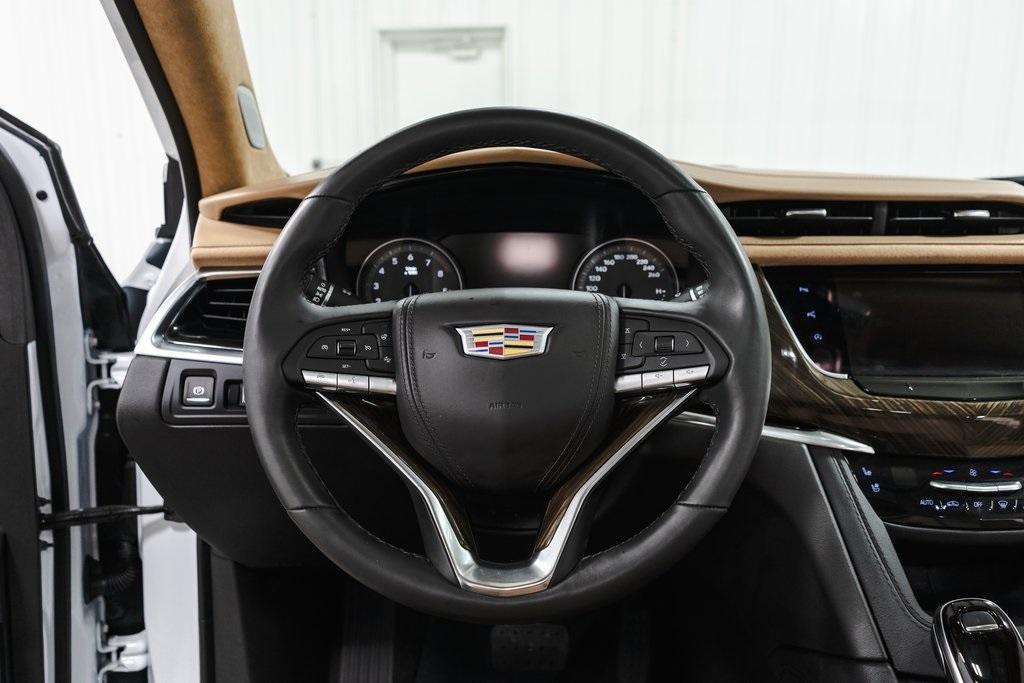 used 2024 Cadillac XT6 car, priced at $53,873