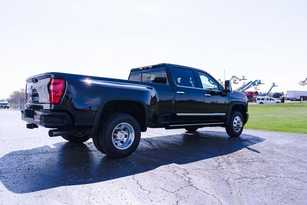 new 2025 Chevrolet Silverado 3500 car, priced at $92,715