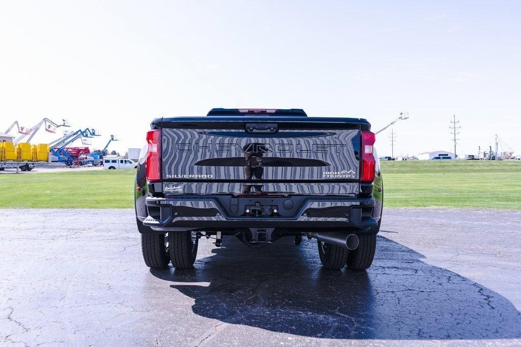 new 2025 Chevrolet Silverado 3500 car