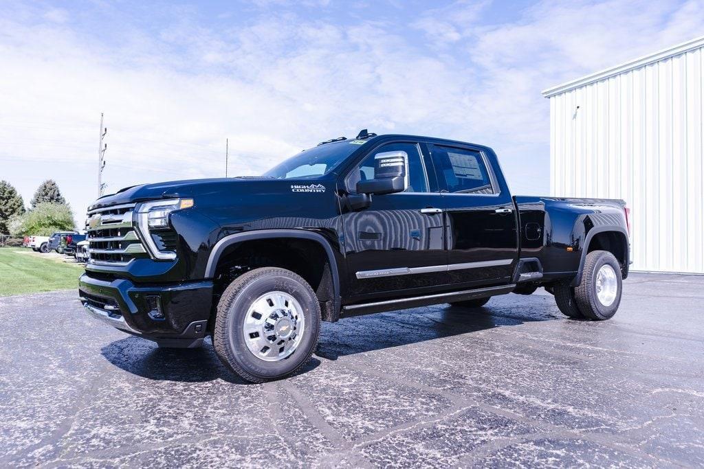 new 2025 Chevrolet Silverado 3500 car
