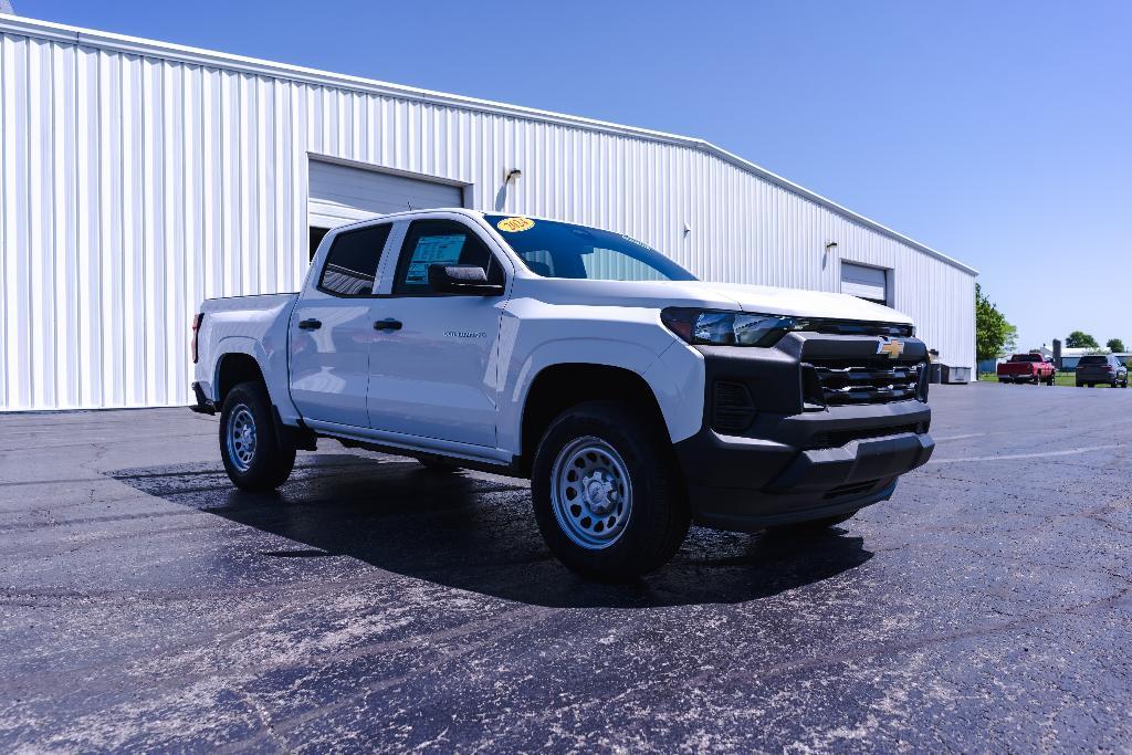 new 2024 Chevrolet Colorado car, priced at $31,554