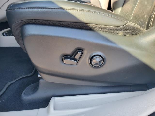 used 2023 Chrysler Pacifica Hybrid car, priced at $25,000