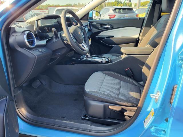 new 2025 Chevrolet Trax car, priced at $25,390