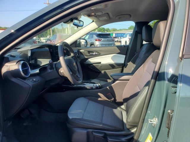 new 2025 Chevrolet Trax car, priced at $24,335