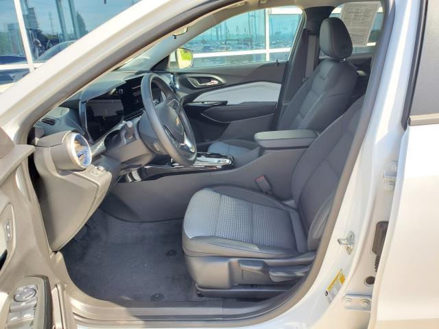 new 2025 Chevrolet Trax car, priced at $24,924
