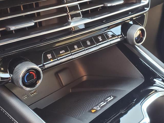 new 2026 Chevrolet Traverse car, priced at $46,092