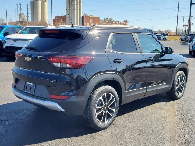 new 2025 Chevrolet TrailBlazer car, priced at $28,900