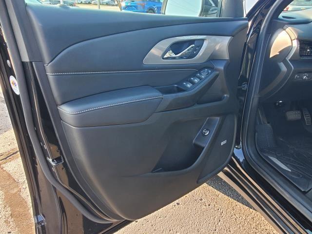 used 2023 Chevrolet Traverse car, priced at $35,900